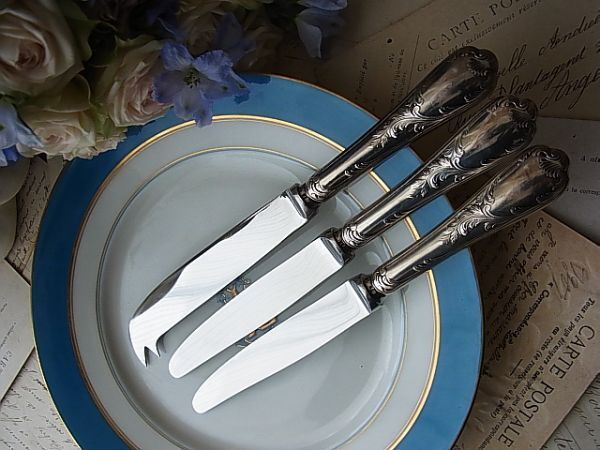 （仏）ヴィンテージ  Christofle クリストフル マルリー デザートナイフ２本 チーズナイフ1本 ディスプレイの画像4
