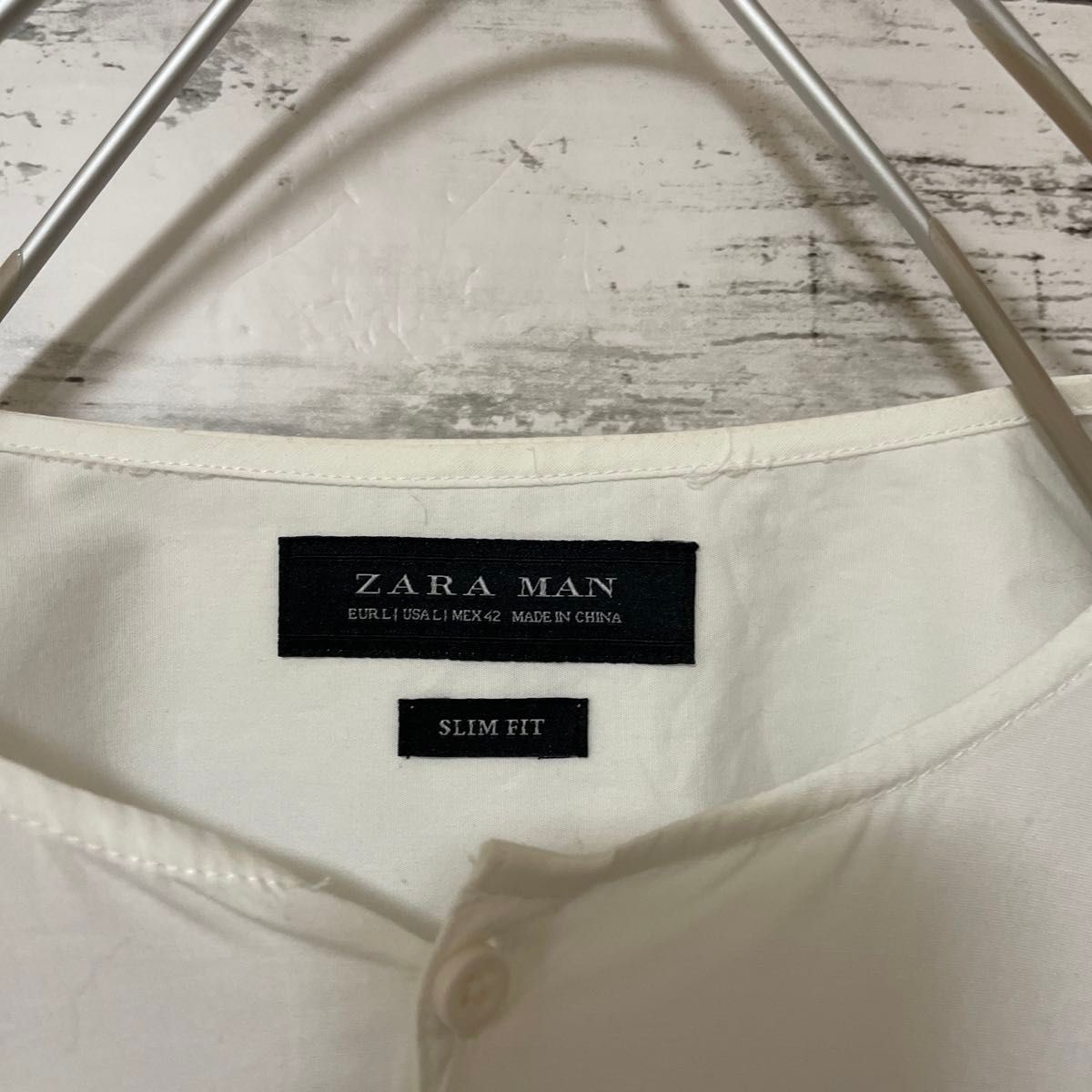 ZARA MAN ノーカラーシャツ アートモード モノクロ 個性的 人気 白 黒