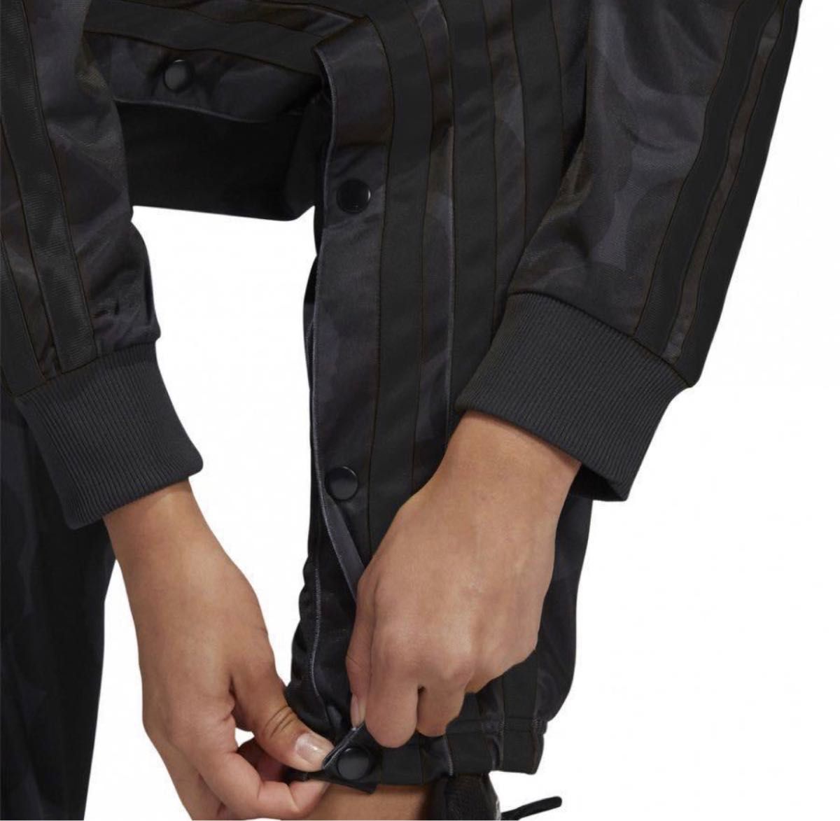 新品 M adidas(アディダス)×MARIMEKKO(マリメッコ)コラボ スタイリッシュなジャージ上下セットアップ ブラック黒