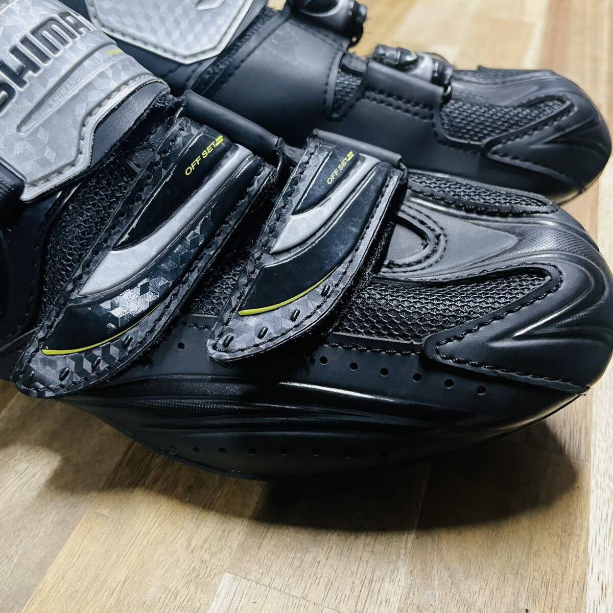 【使用少】 SHIMANO RT82 ビンディング シューズ サイズ40 25.2cm SPD 美品 クリート付 2穴 ロード マウンテン クロス 街乗り ツーリングの画像3