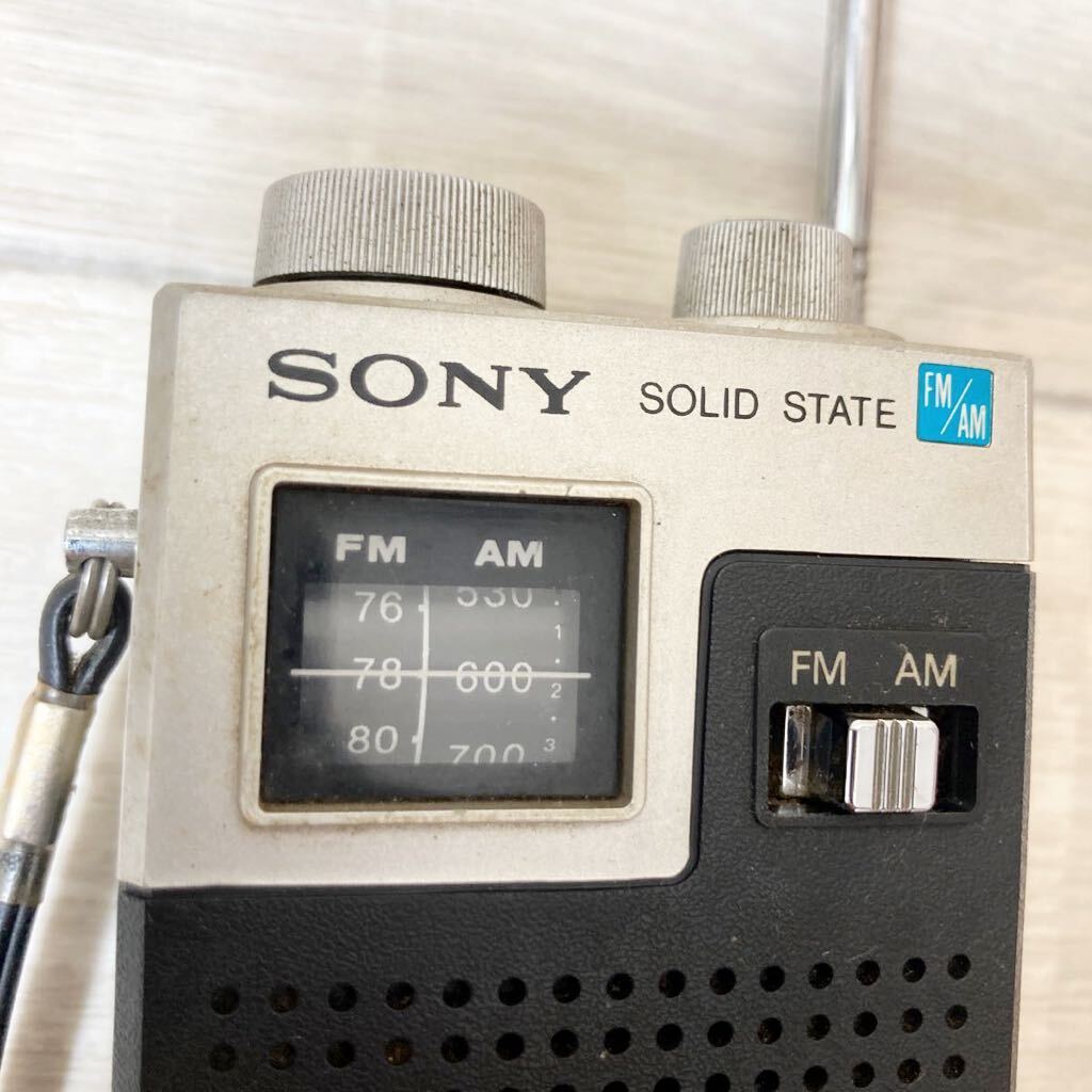 A4243 ◆ジャンク◆ SONY ソニー FM/AM 2バンド ラジオ TFM-4500 昭和レトロ ポケットラジオ 動作未確認の画像2