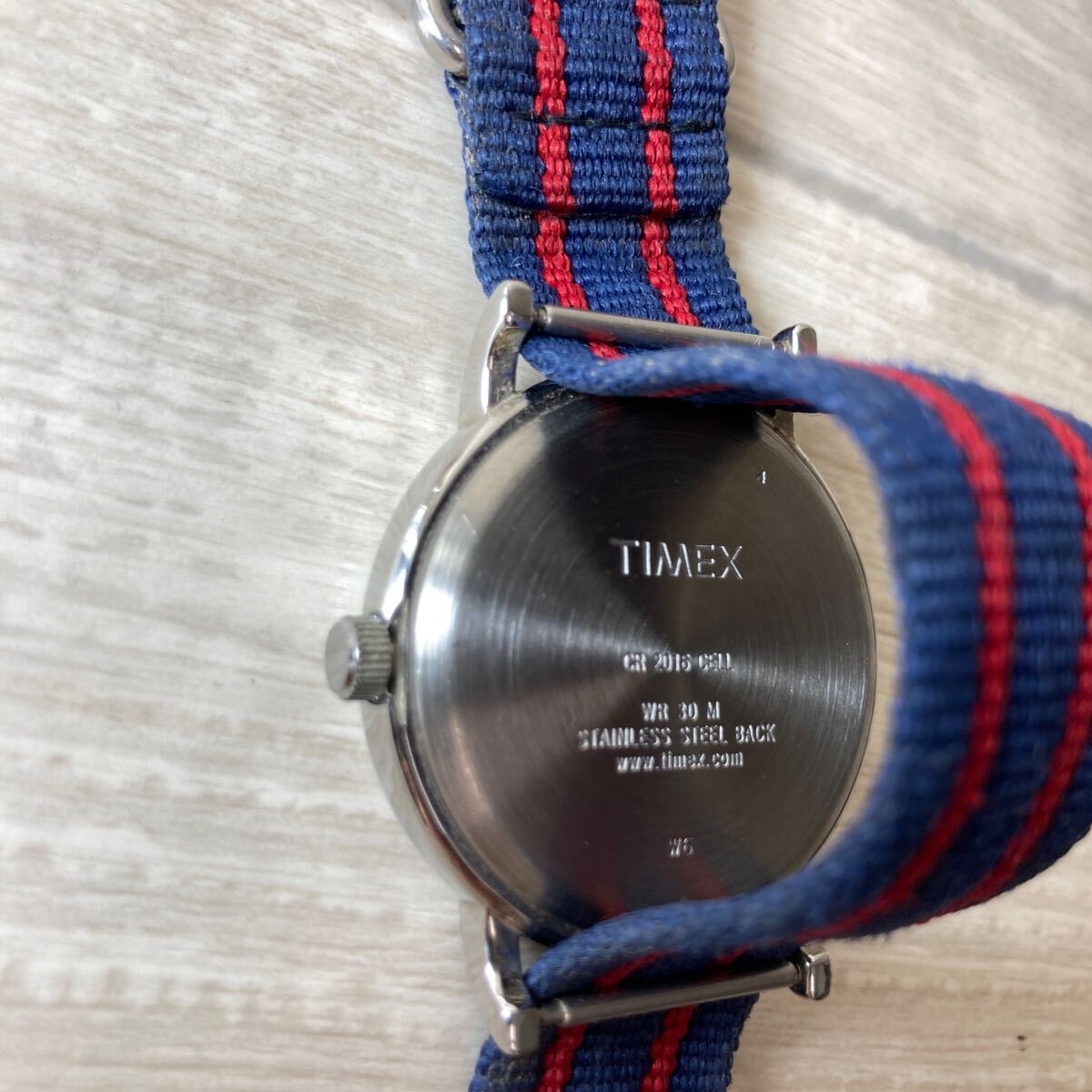 A4127 稼動品 TIMEX タイメックス 腕時計 白文字盤 weekender リボンベルト クォーツ腕時計 アナログ レッド ネイビー の画像7