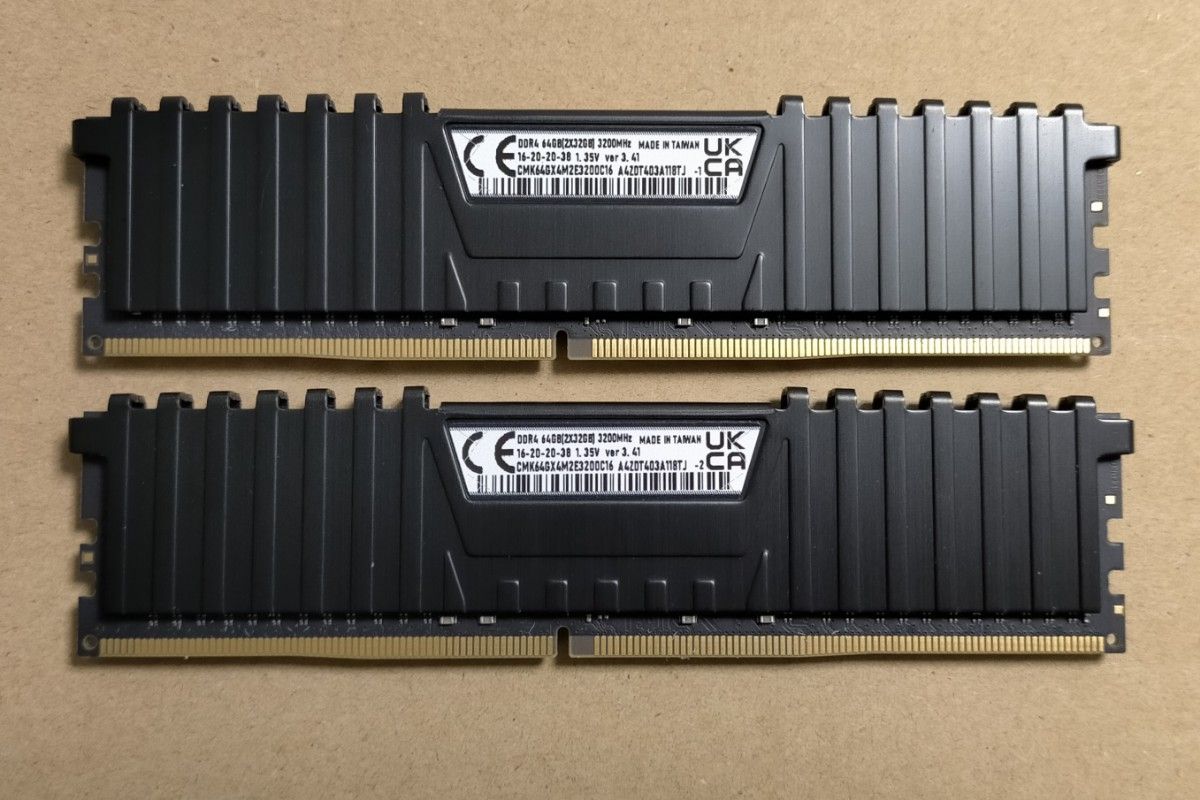 CORSAIR VENGEANCE  LPX　DDR4 3200MHz デスクトップPC用 メモリー 32GB 2枚 計64GB