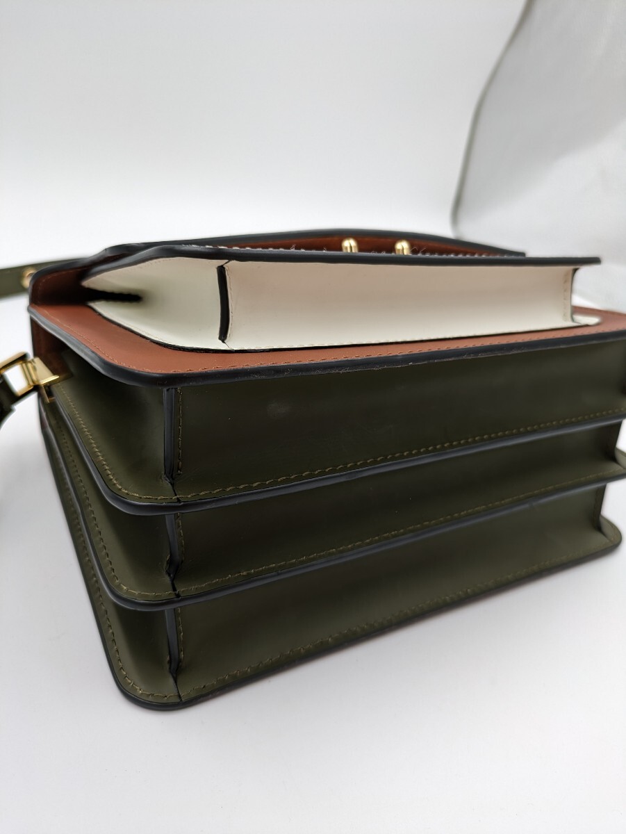 1 иен старт стандартный товар прекрасный товар MARNI Marni багажник задний сумка на плечо кожа Gold металлические принадлежности 