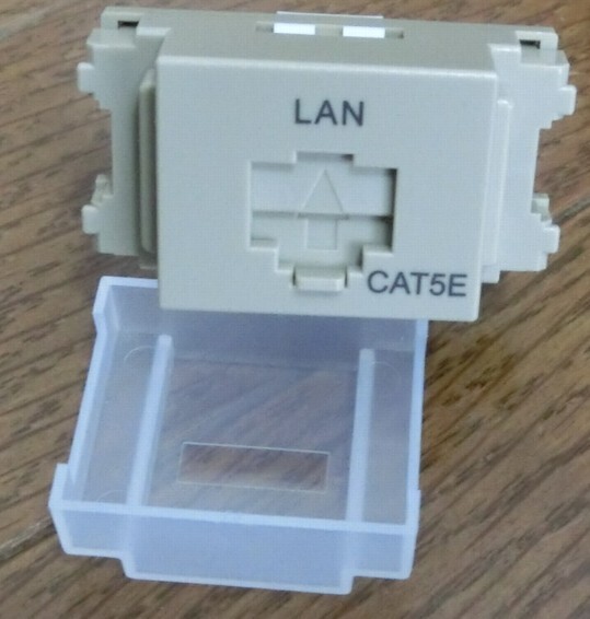 送料無料 新品 サン電子 LMJ-5EJA-G LANモジュラジャック ジャック式 グレー Cat5e ギガビット Gigabit 1000BASE-T カテゴリ5eの画像1