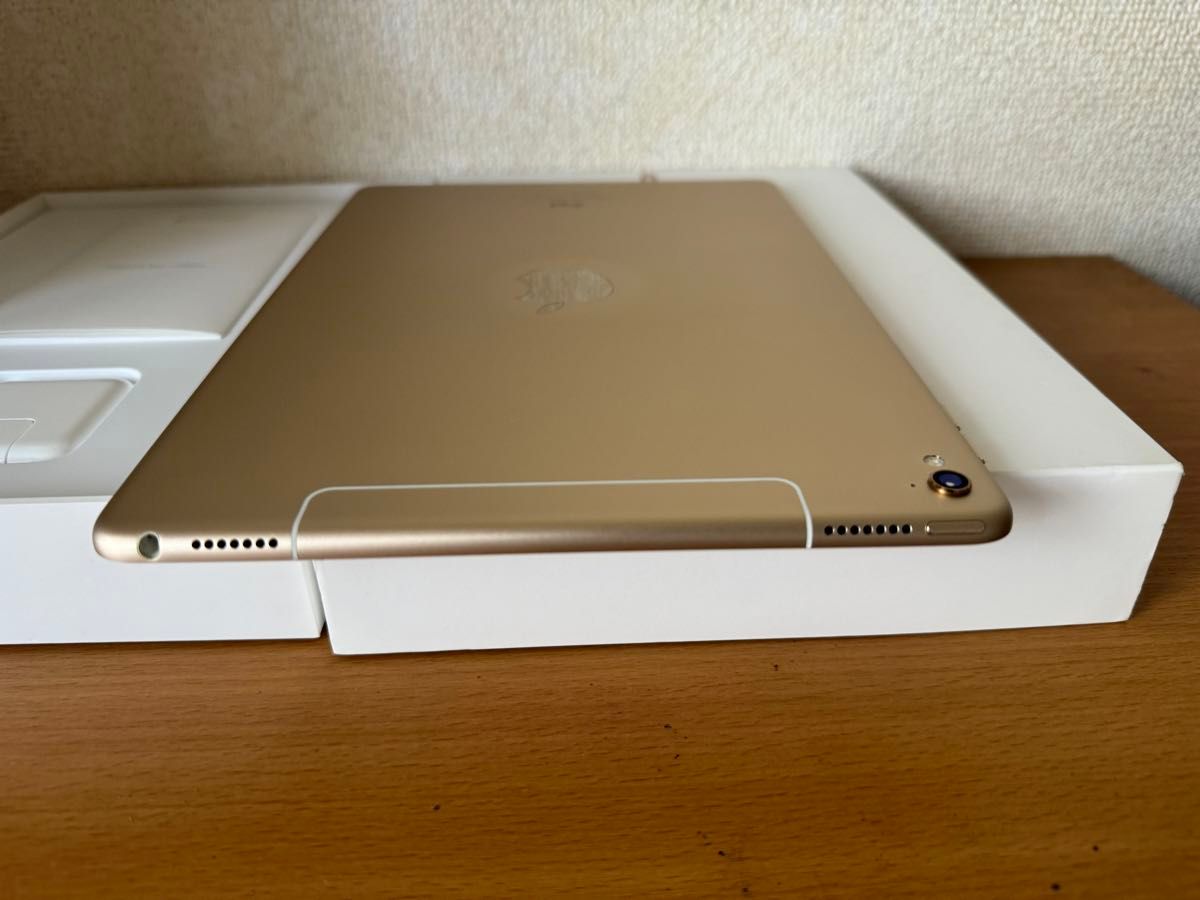 iPad Pro 9.7インチ Wi-Fi + Cellular 32GB ゴールド MLPY2J/A  A1674 動作確認済