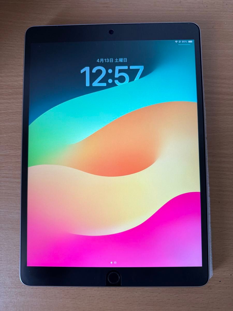 iPad Pro 10 5インチ Wi-Fi 64GB スペースグレイ NQDT2J/A A1701 iPad Pro 10 5インチ Wi-Fi 64GB スペースグレイ NQDT2J/A A1701