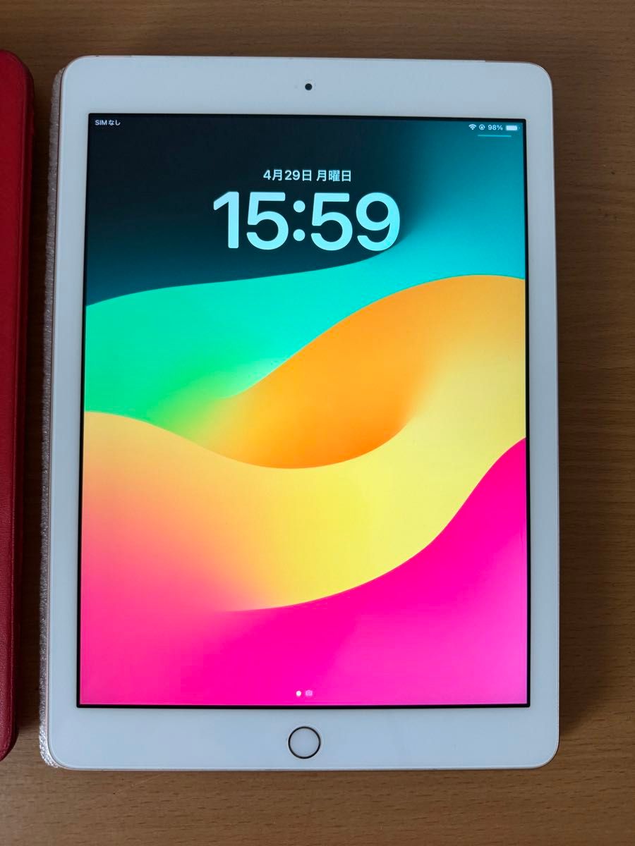 iPad 第6世代 Wi-Fi + Cellular SIMフリー 32GB ゴールド MRM02J/A カバー付き 動作確認済