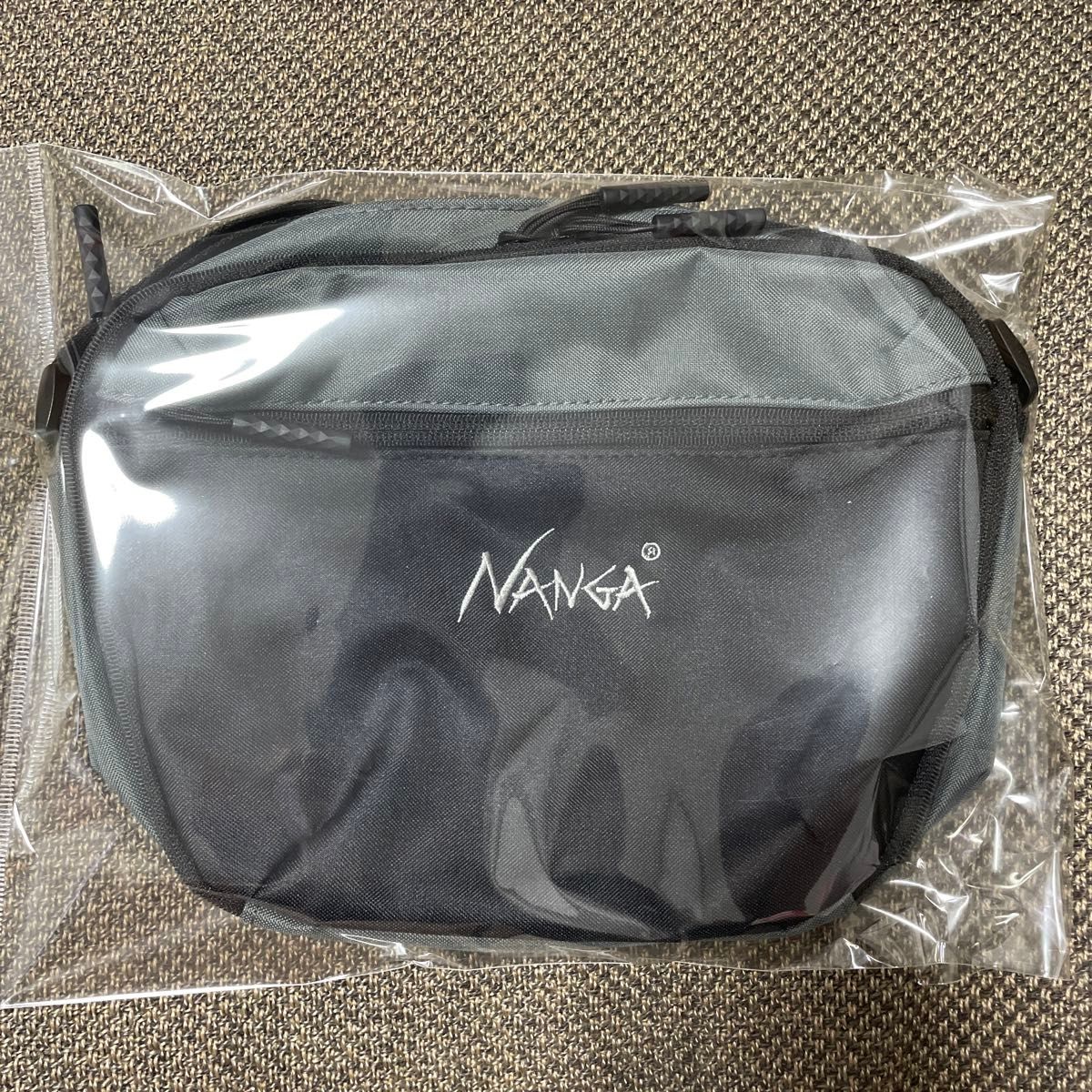 NANGA 荷物が取り出しやすい 12ポケットショルダーバッグ　男女兼用　新品未使用