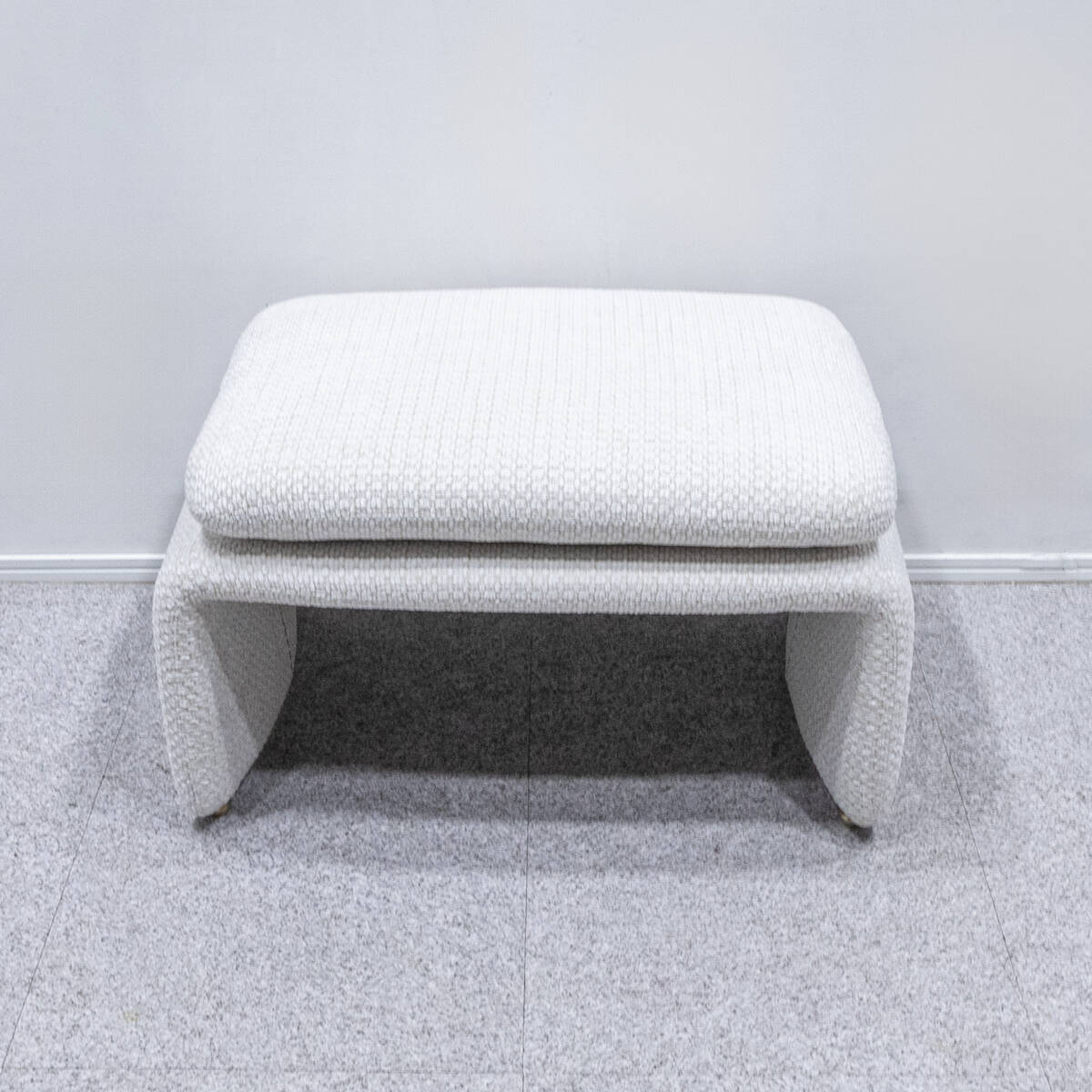 Yahoo!オークション - 【展示品】Minotti ミノッティ Colette Yahoo!オークション - 【展示品】Minotti ミノッティ Colette