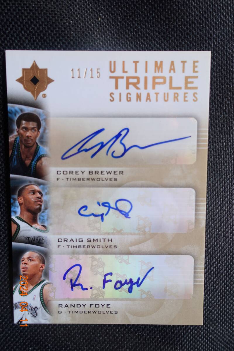 C.Brewer/G.Smith/R.Foye 2007-08 Ultimate Collection Triple Signatures #11/15の画像1