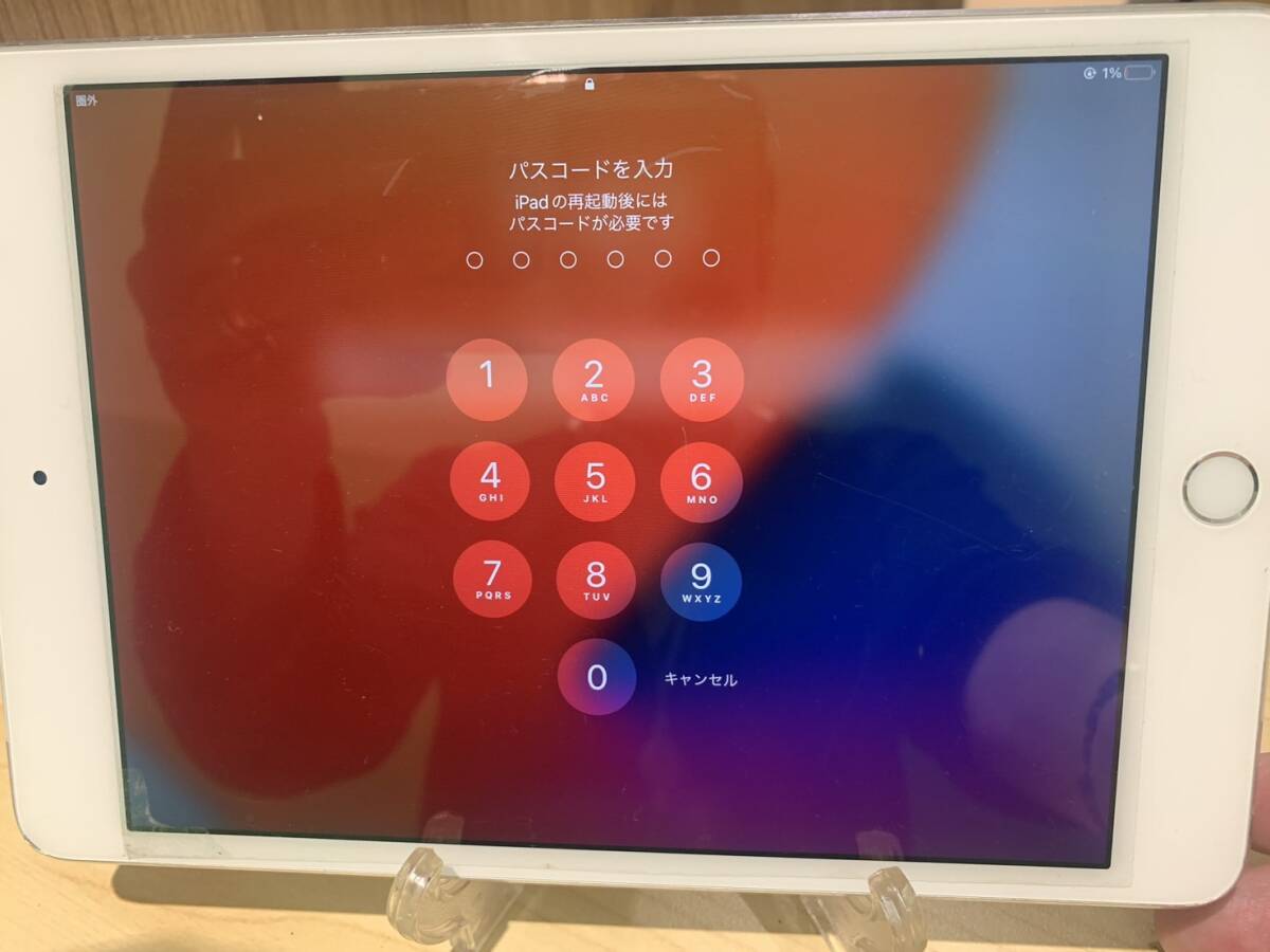 【12136】【ジャンク品】 Apple iPad mini 4 (第四世代）シルバー A1550 アイパッド ミニ タブレット アクティベーションロックあり☆ の画像2