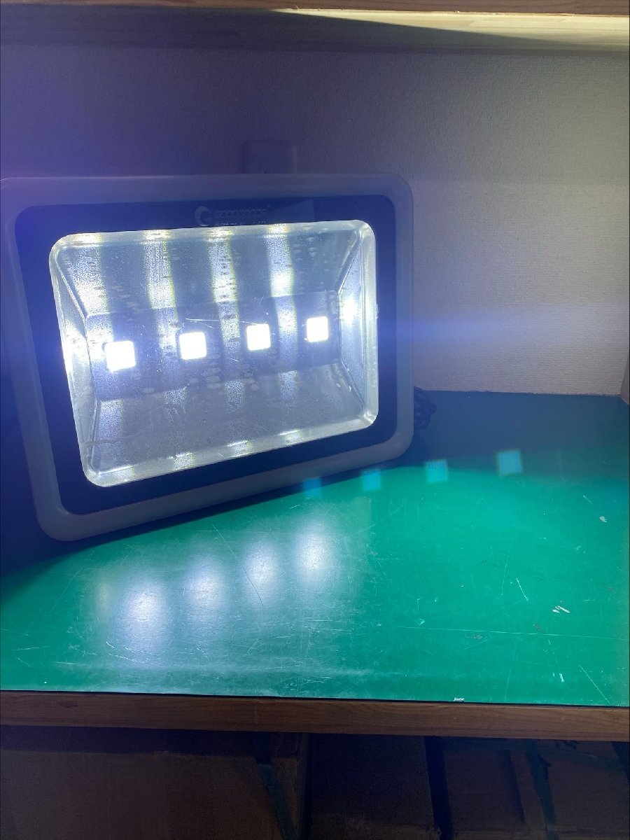 1円～展示品 200W LED作業灯 22000lm 超高輝度 屋外 防水 明るい 広角120° ワーク スポットライト ガレージ 車整備 外灯 駐車場灯 庭 夜間