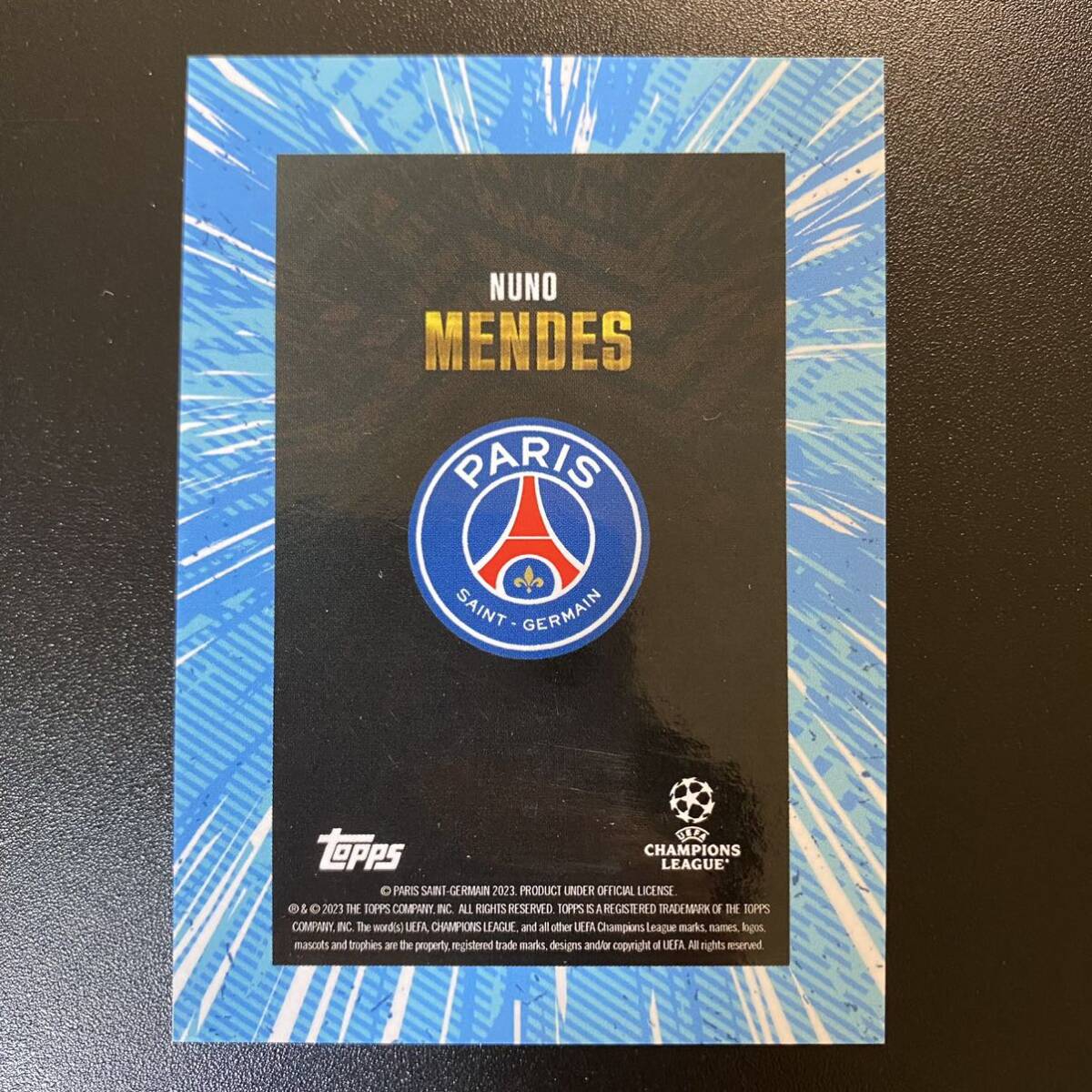 2023-24 Topps Gold UEFA Nuno Mendes /49 Paris Saint-Germain 直筆サインカード ヌーノ・メンデスの画像2