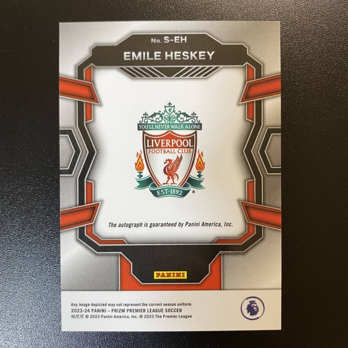 2023-24 Panini Prizm EPL Emile Heskey Auto Liverpool 直筆サインカード エミール・ヘスキーの画像2