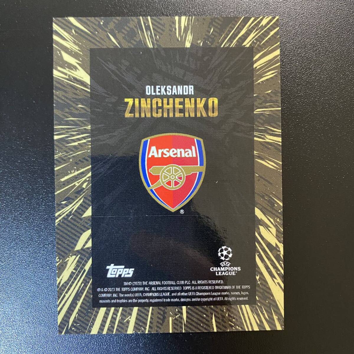 2023-24 Topps Gold UEFA Oleksandr Zinchenko Arsenal 直筆サインカード オレクサンドル・ジンチェンコの画像2