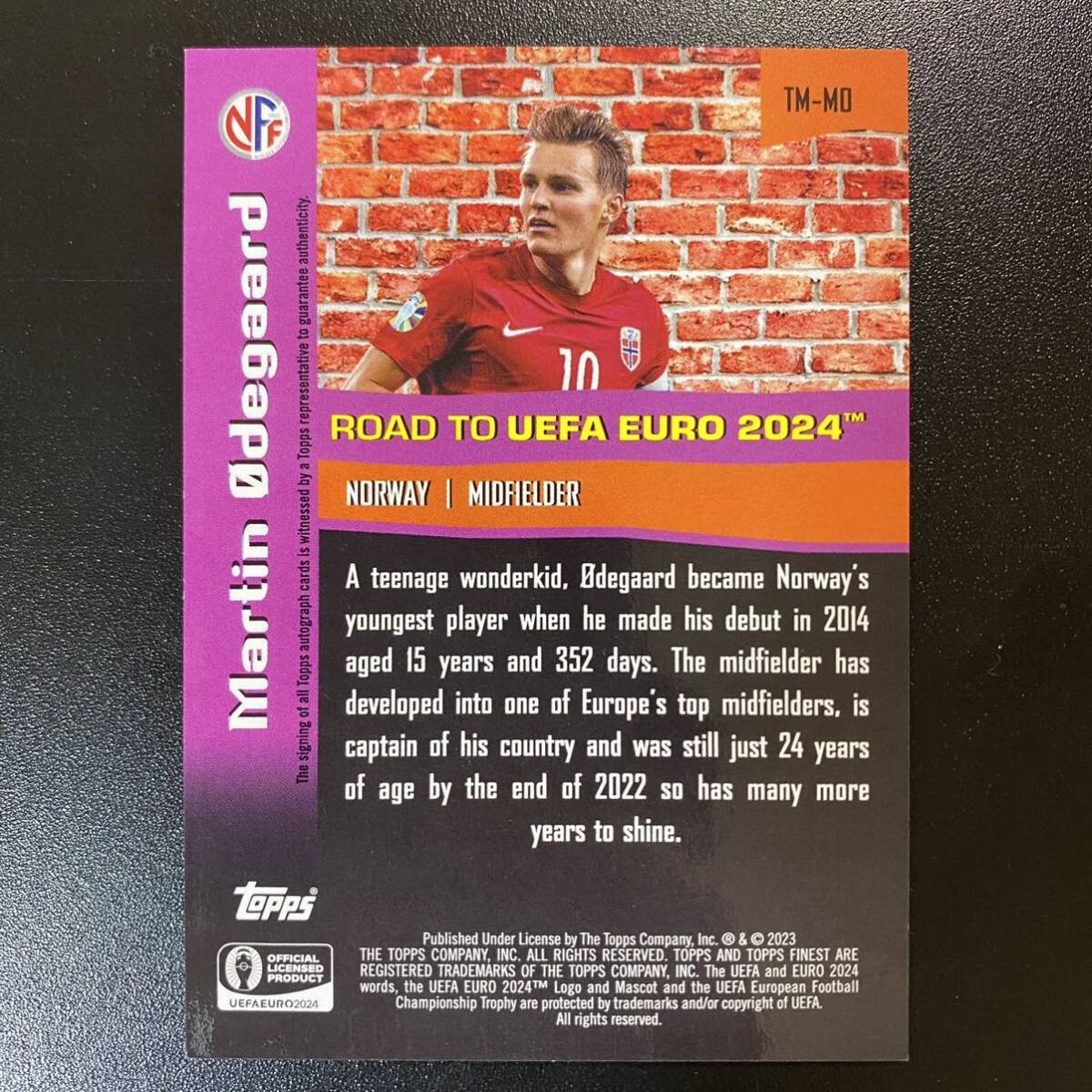 2023-24 Topps Finest Road To UEFA Euro Cup The Man Martin Odegaard Auto SSP Case Hit 直筆サインカード マルティン・ウーデゴールの画像2
