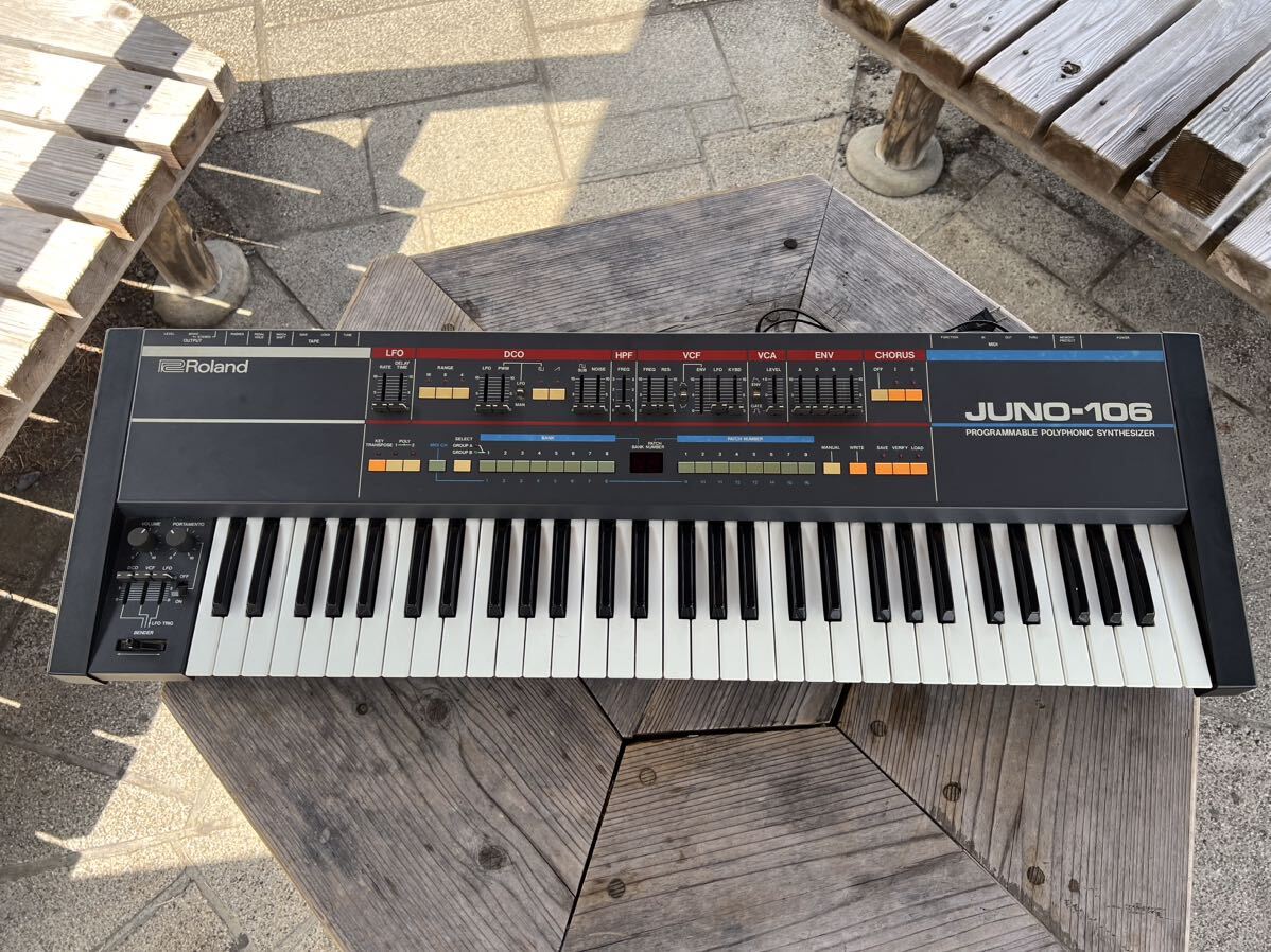 名機【Roland ローランド JUNO-106】アナログシンセサイザー　ポリフォニックシンセサイザー　テクノ系　ビンテージ楽器_画像1