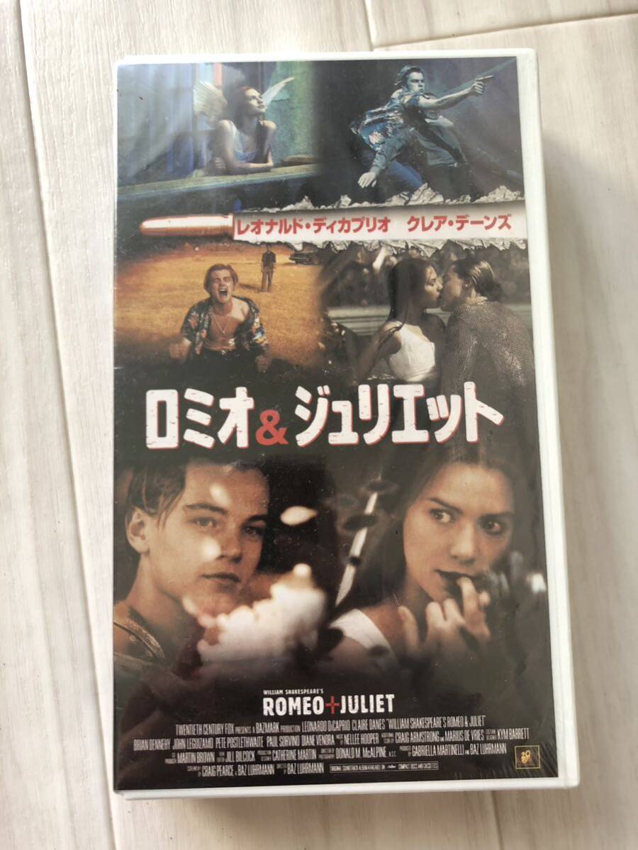 43675 ロミオ＆ジュリエット VHS レオナルド ディカプリオ ROMEO+JULIET 限定セット Tシャツ 未使用 自宅保管品の画像4