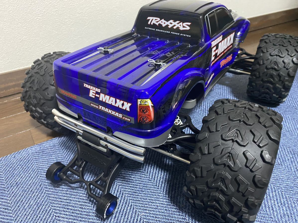 トラクサス E-MAXX 1/8 4WD モンスタートラック 6Sブラシレス の中古の画像8