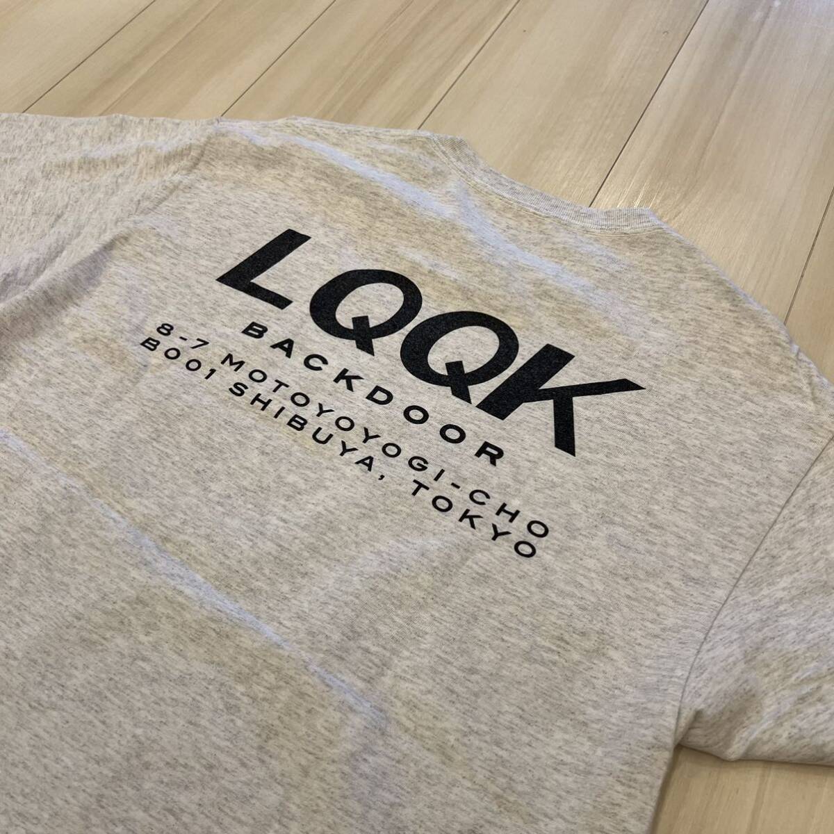 中古 L LQQK STUDIO x supply backdoor Tee Grey ルックスタジオ 限定 10周年 LQQK ロゴ Exclusive Tシャツ グレー_画像5