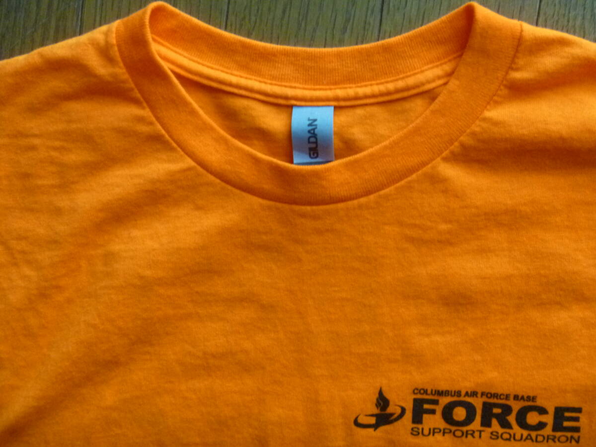 MENS'オレンジのEVENT SAFFの半袖T-シャツ LARGE 962の画像2
