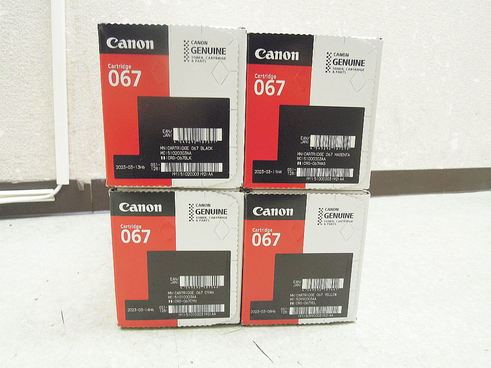 2104) 新品未開封 Canon キヤノン 純正トナーカートリッジ 4色セット CRG-067 ブラック イエロー シアン マゼンタの画像3