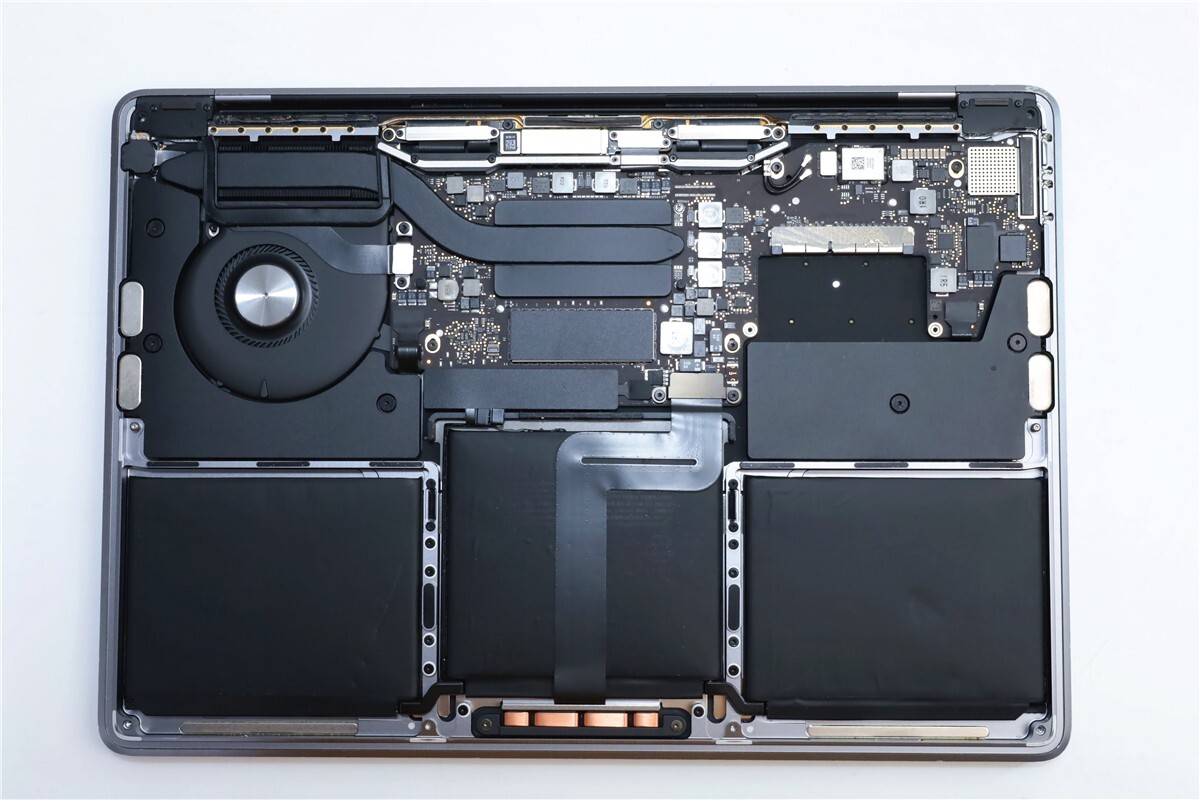 現状品 Apple MacBook Pro A1708 年式不明 13.3インチ SSD欠品 起動可能 インストール画面までOKの画像10