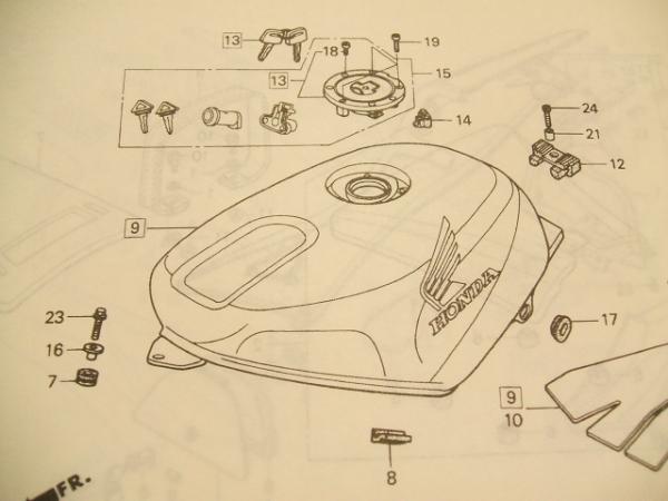 ホンダ NSR250R MC28 タンク取付ラバーセット_画像2