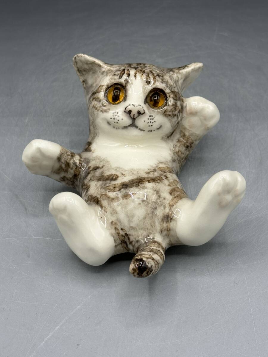 新品 目が合う ケンジントンキャット サイズ１ 仰向き へそ天 猫 置物 ネコ フィギュリン ウィンスタンリー