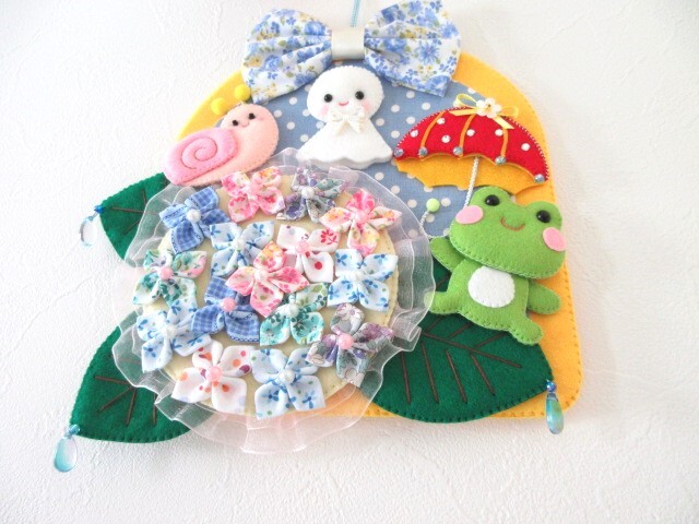  rainy season * frog san *......*katatsumli* purple . flower * umbrella * hand made * felt * wall decoration lease 