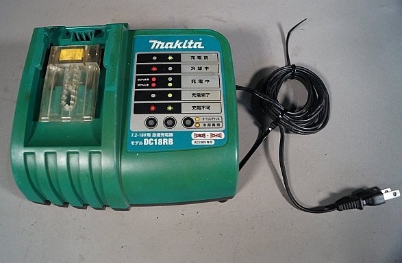 ◎ makita マキタ 充電式インパクトドライバ 充電器 100V バッテリー 2個付き 品番不明 ※通電確認済みの画像6