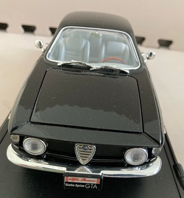 ▽ ROAD SIGNATURE ロードシグネチャー 1/18 ALFAROMEO アルファロメオ 1965 GIULIA SPRINT GTA デラックス版 92348の画像4