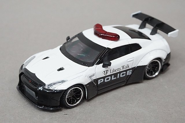 MINIGT / TSM トゥルースケール 1/64 Nissan 日産 LB-WORKS GT-R (R35) パトカー フィギュア2体付（右ハンドル) MGT00147-Rの画像2