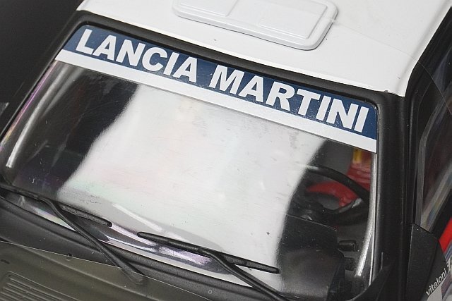 SunStar サンスター 1/18 LANCIA ランチア デルタ インテグラーレ 16V サファリラリー 優勝 1991 #6 MARTINI マルティニ 3118の画像4