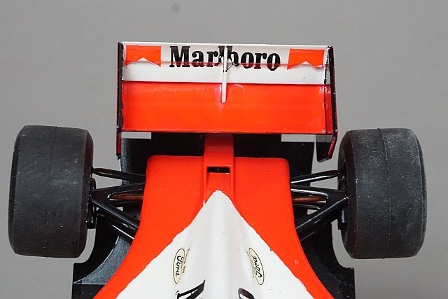 McLaren マクラーレン F1 MP4/8 A.セナ #8 全長約22cm プラモデル ※ジャンク品・本体のみ_画像6