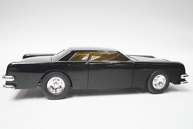 オートワールド 1/18 ジョージ バリス カー (THE.CAR 劇中車) ブラックスパークル 1971 リンカーン コンチネンタルマークIII AWSS120の画像3