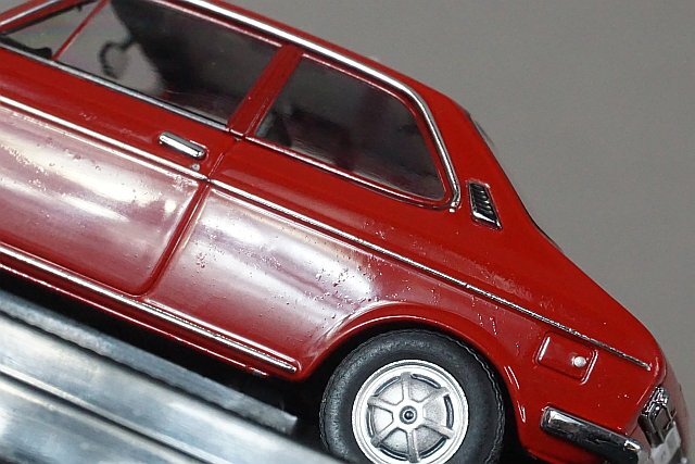 EBBRO エブロ 1/43 Subaru スバル ff-1 2ドア スポーツセダン 1969 レッド 43835_画像4