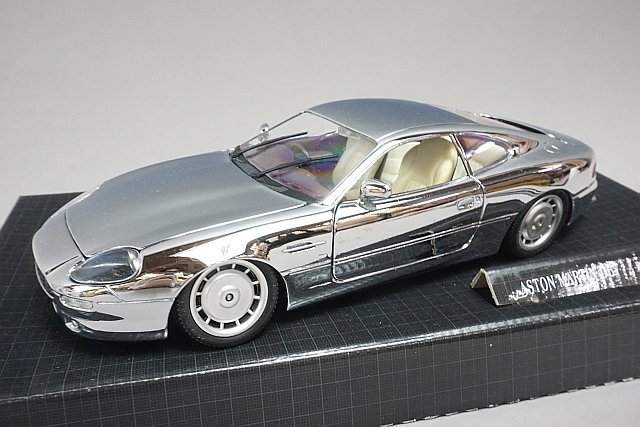 Guiloy ギロイ 1/18 Aston Martin アストンマーチン DB7 シルバー 67098_画像1