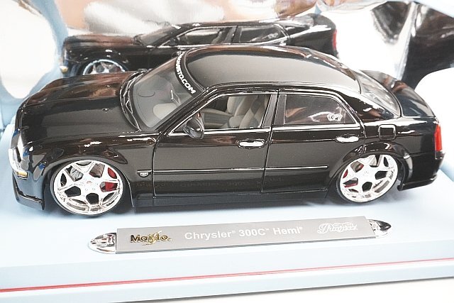 Maisto マイスト 1/18 CHRYSLER クライスラー 300C Hemi ブラック Playerz プレイヤーズ 31058の画像1