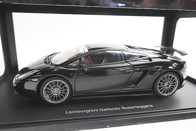 AUTOart オートアート 1/18 Lamborghini ランボルギーニ ガヤルド スーパーレジェーラ メタリックブラック 74582の画像1