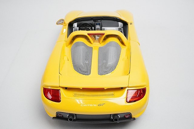 PMA ミニチャンプス 1/18 Porsche ポルシェ Carrera カレラ GT イエロー ※外箱欠品 難あり ジャンク品の画像3