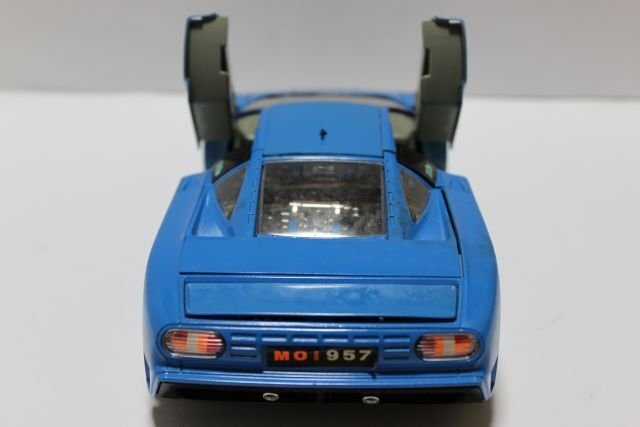 ▽ジャンク burago ブラーゴ 1/18 BUGATTI ブガッティ ミニカー ブルー (1991)の画像3