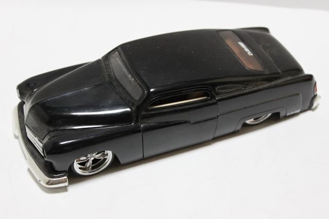 v Junk Jada Toysjada игрушки 1/24 1951 MERCURY Mercury миникар черный 50930-9