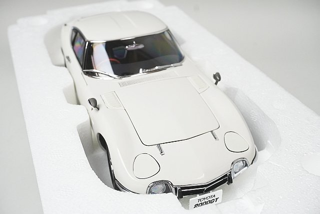 AUTOart オートアート 1/18 TOYOTA トヨタ 2000 GT クーペ アップグレード ホワイト 78747の画像2