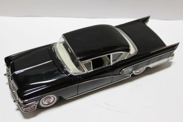 ▽ジャンク Sun Star サンスター 1/18 1958 Buick Limited Hard Top ミニカー ブラックの画像1