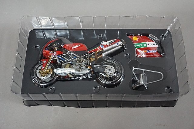 ミニチャンプス PMA 1/12 Ducati ドゥカティ 996R スーパーバイク選手権 2001 #11 122011211の画像7