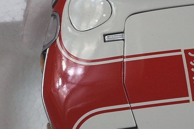 AUTOart オートアート 1/18 Toyota トヨタ 2000GT 富士24時間耐久 1967 優勝車 #1 86715の画像3