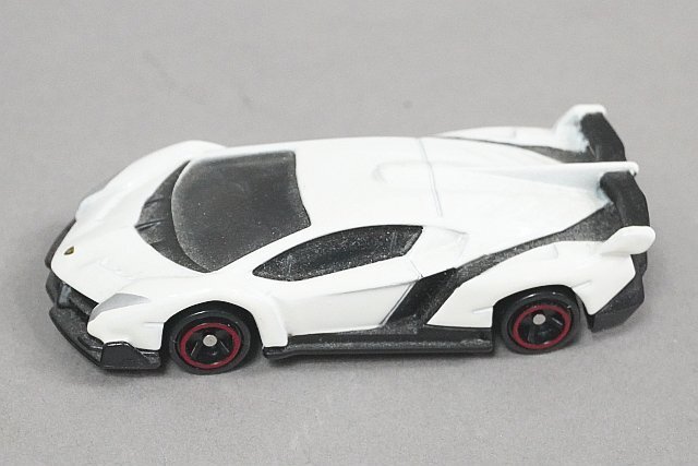 TOMICA トミカ ランボルギーニセット カウンタック LP500S / アヴェンタドール LP700-4 / レヴェントン / ヴェネーノ 4台セットの画像9