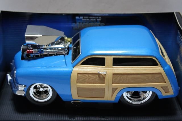 ▽ STAGING LANE 1/18 FORD フォード MUSCLE MACHINES 50' FORD WOODY ミニカー ブルー×ブラウン #61184の画像3